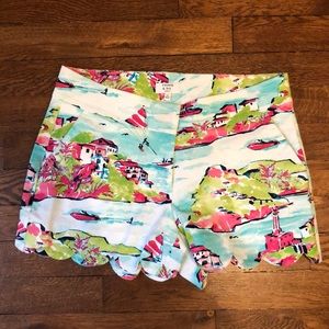 Crown & Ivy Tropical Scalloped Shorts - 2 Petite